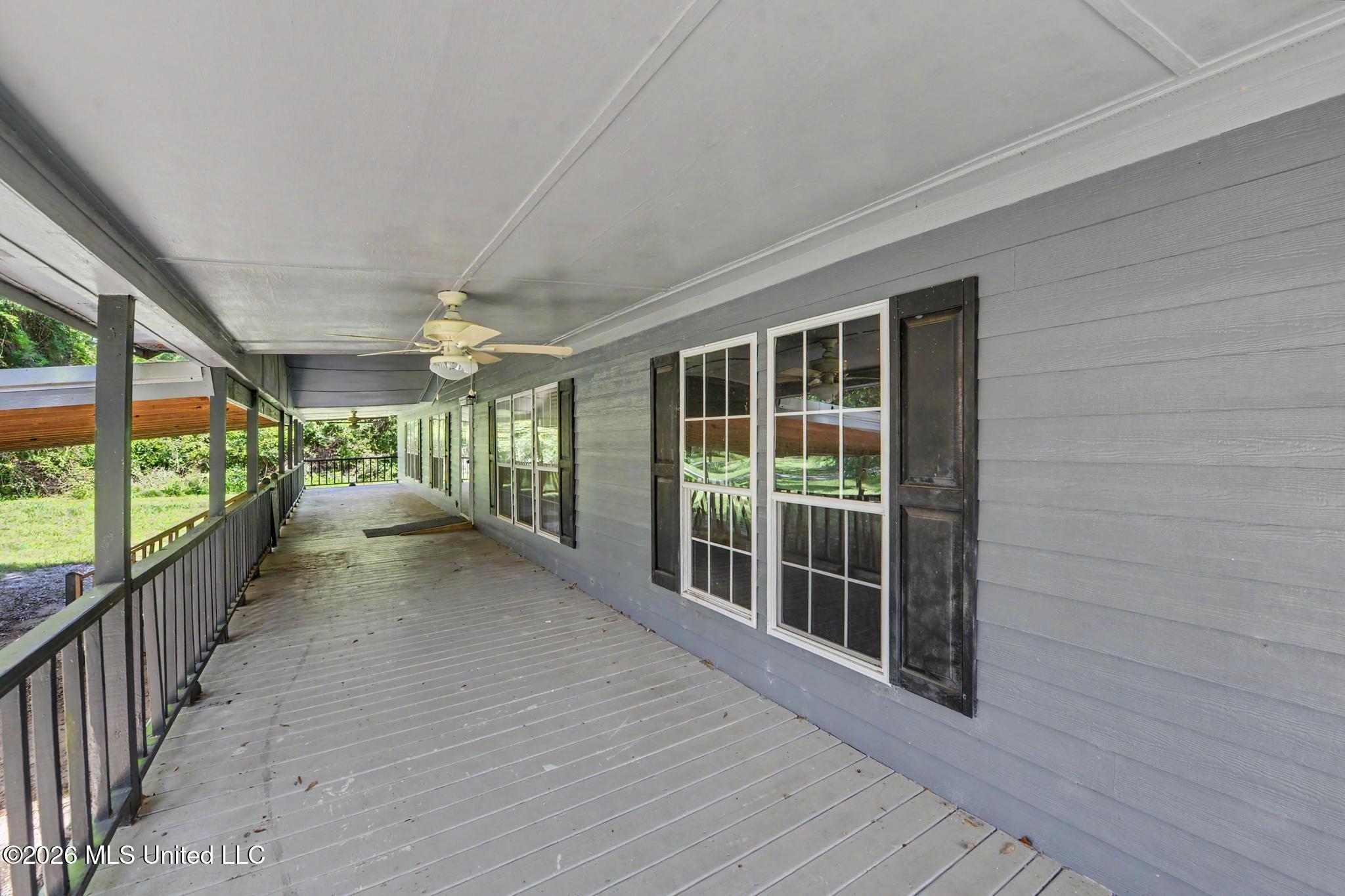 2916 Lee Pierce Road Moss Point, MS 39562 - Photo 4 of 29 004