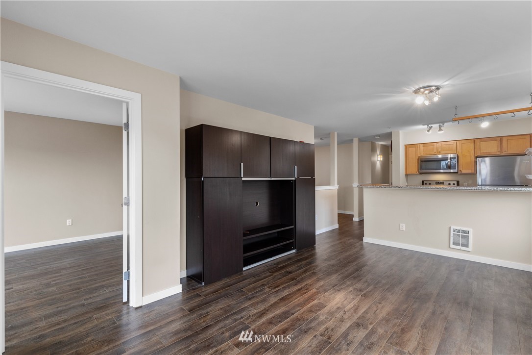 303 23rd Avenue South, Unit 310 Seattle, WA 98144 - Photo 23 of 37