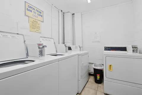 $159,000 | 9520 South Mayfield Avenue, Unit 211N, Oak Lawn, IL 60453