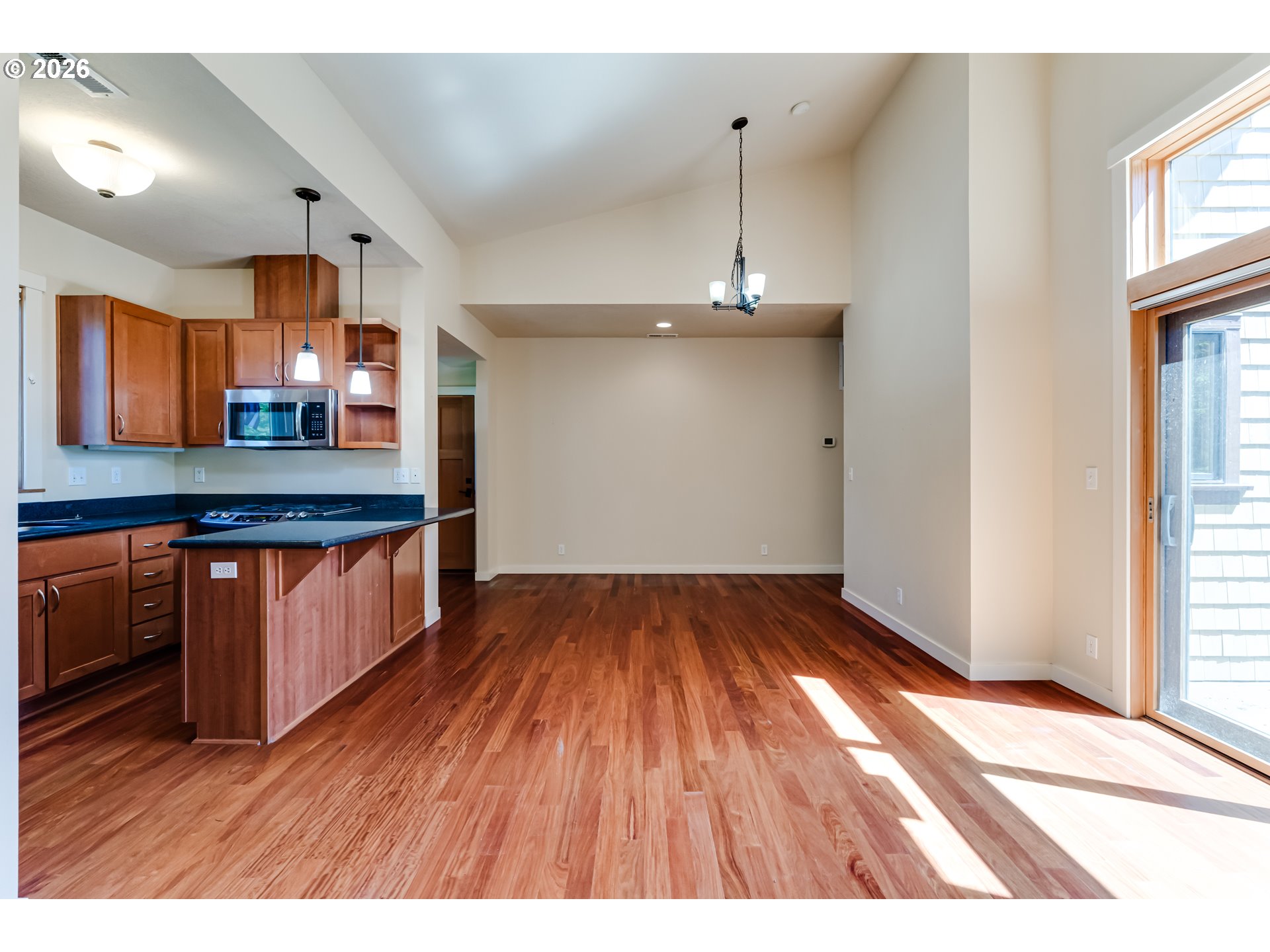 1485 Perdue Loop Eugene, OR 97401 - Photo 4 of 33