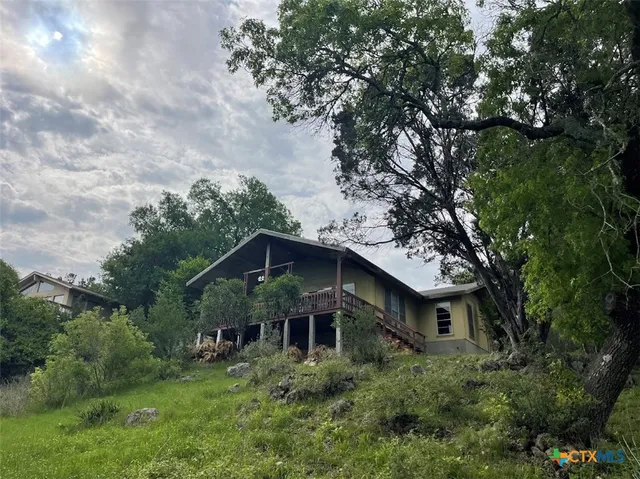 $1,950 | 1800 Charter Oak Drive, Canyon Lake, TX 78133