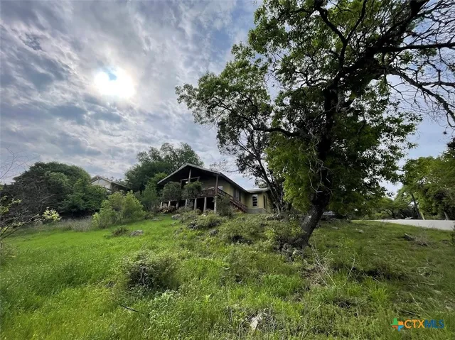 $1,950 | 1800 Charter Oak Drive, Canyon Lake, TX 78133