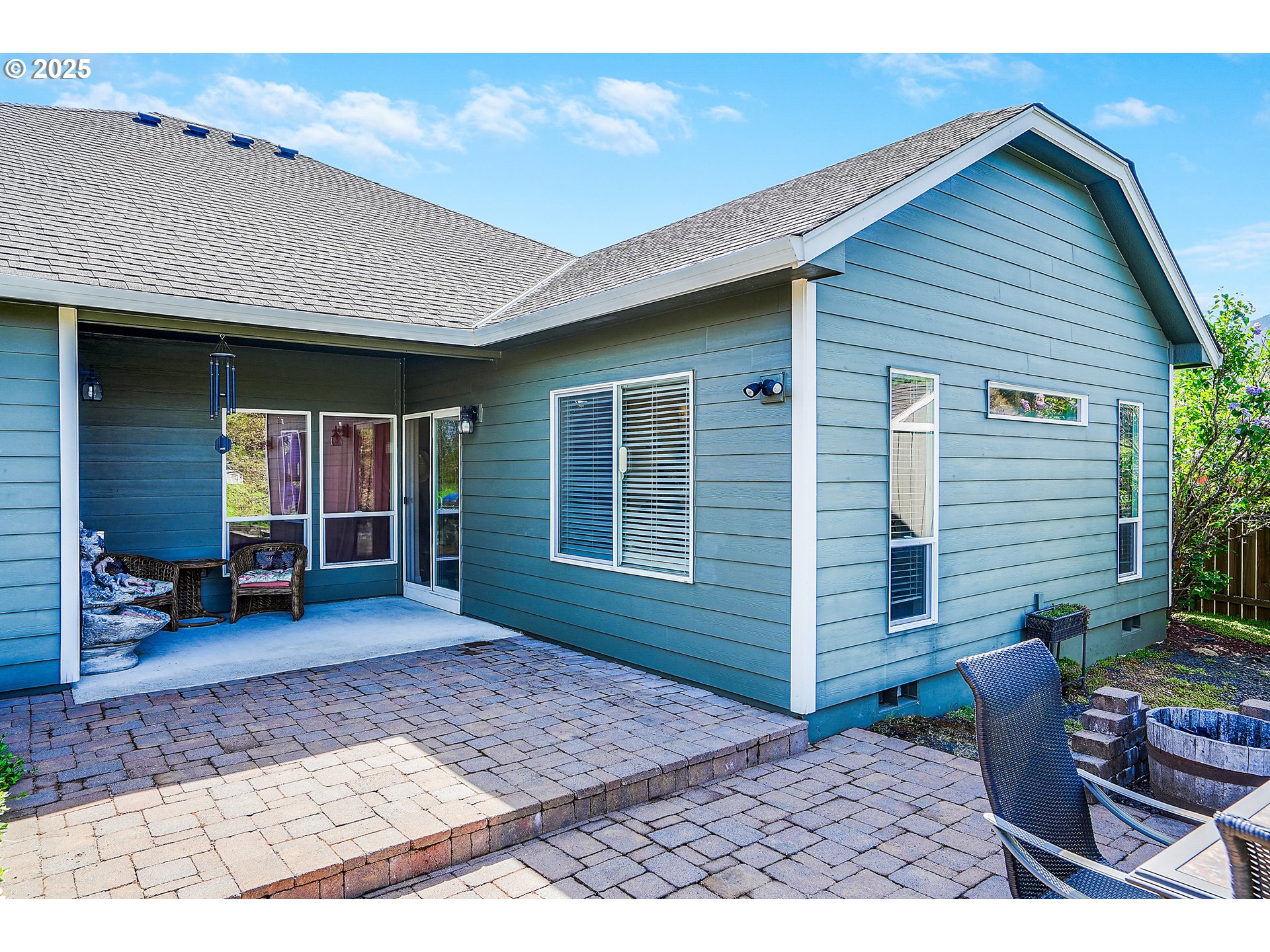 1231 Southwest 3rd Avenue Mill City, OR 97360 - Photo 39 of 48 a view of a house with backyard porch and sitting area
