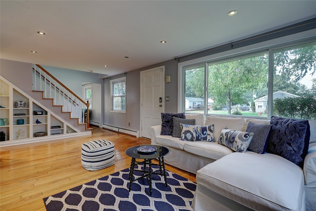 5 Fairfield Road Barrington, RI 02806 - Photo 4 of 38