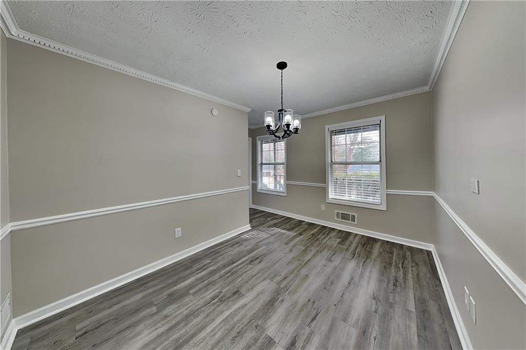 385 Roswell Farms Road Roswell, GA 30075 - Photo 4 of 20