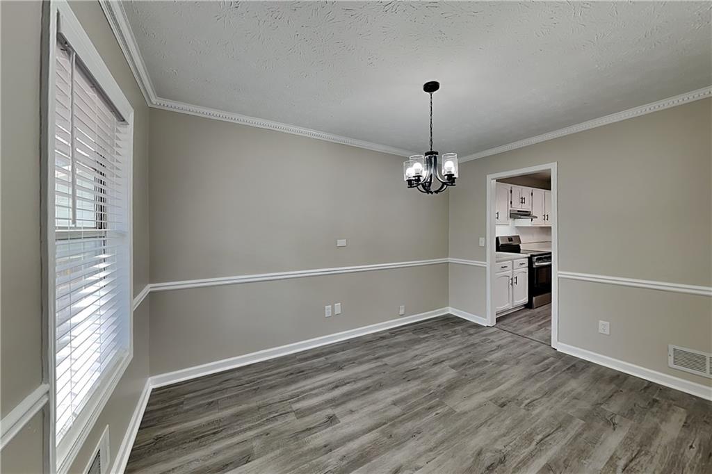 385 Roswell Farms Road Roswell, GA 30075 - Photo 5 of 20