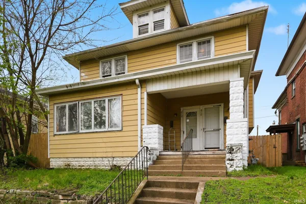 $159,000 | 812 West Creighton Avenue, Fort Wayne, IN 46807