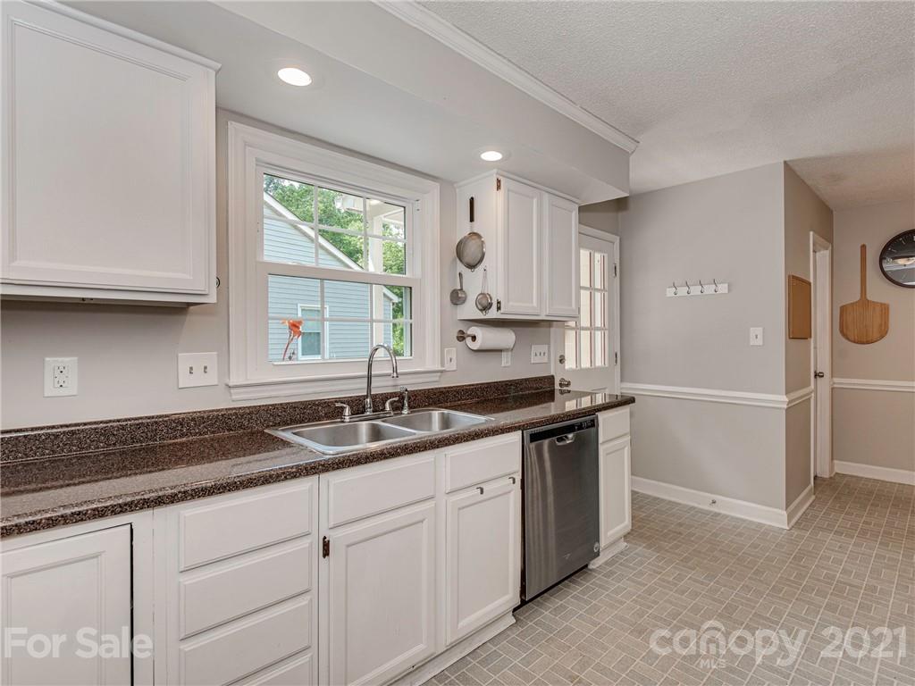 714 Hammermill Road Charlotte, NC 28270 - Photo 8 of 32 Gallery Image 8