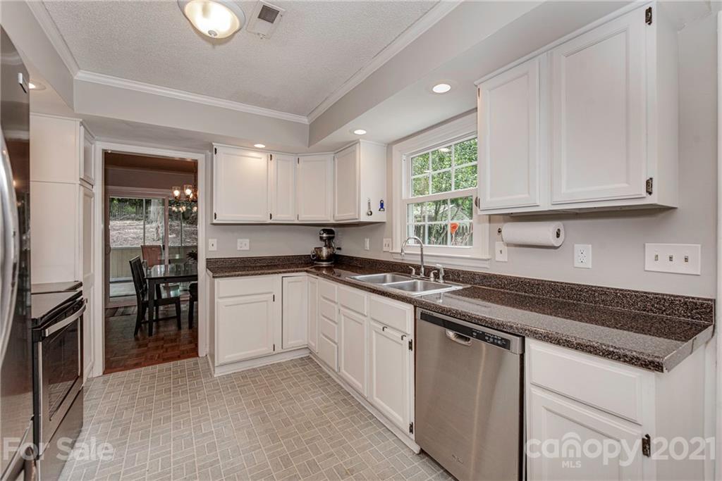 714 Hammermill Road Charlotte, NC 28270 - Photo 9 of 32 Gallery Image 9