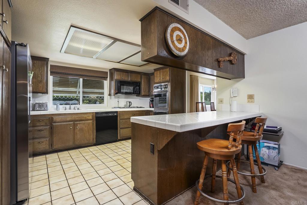 2396 Windmill View Road El Cajon, CA 92020 - Photo 11 of 34