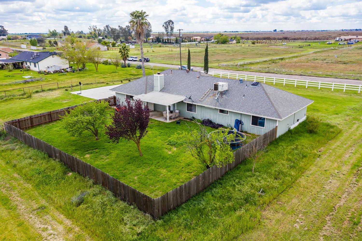 19931 Olympia Road Madera, CA 93638 - Photo 3 of 38 Gallery Image 3