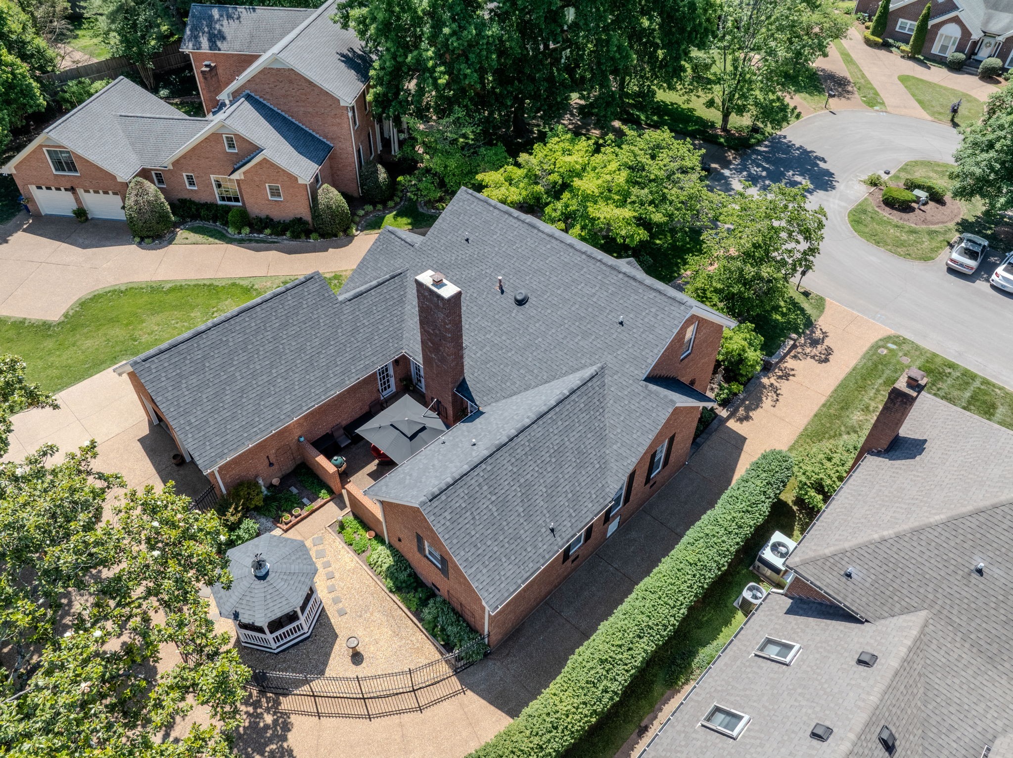 404 Chesterfield Place Franklin, TN 37064 - Photo 37 of 38 an aerial view of a house with a garden