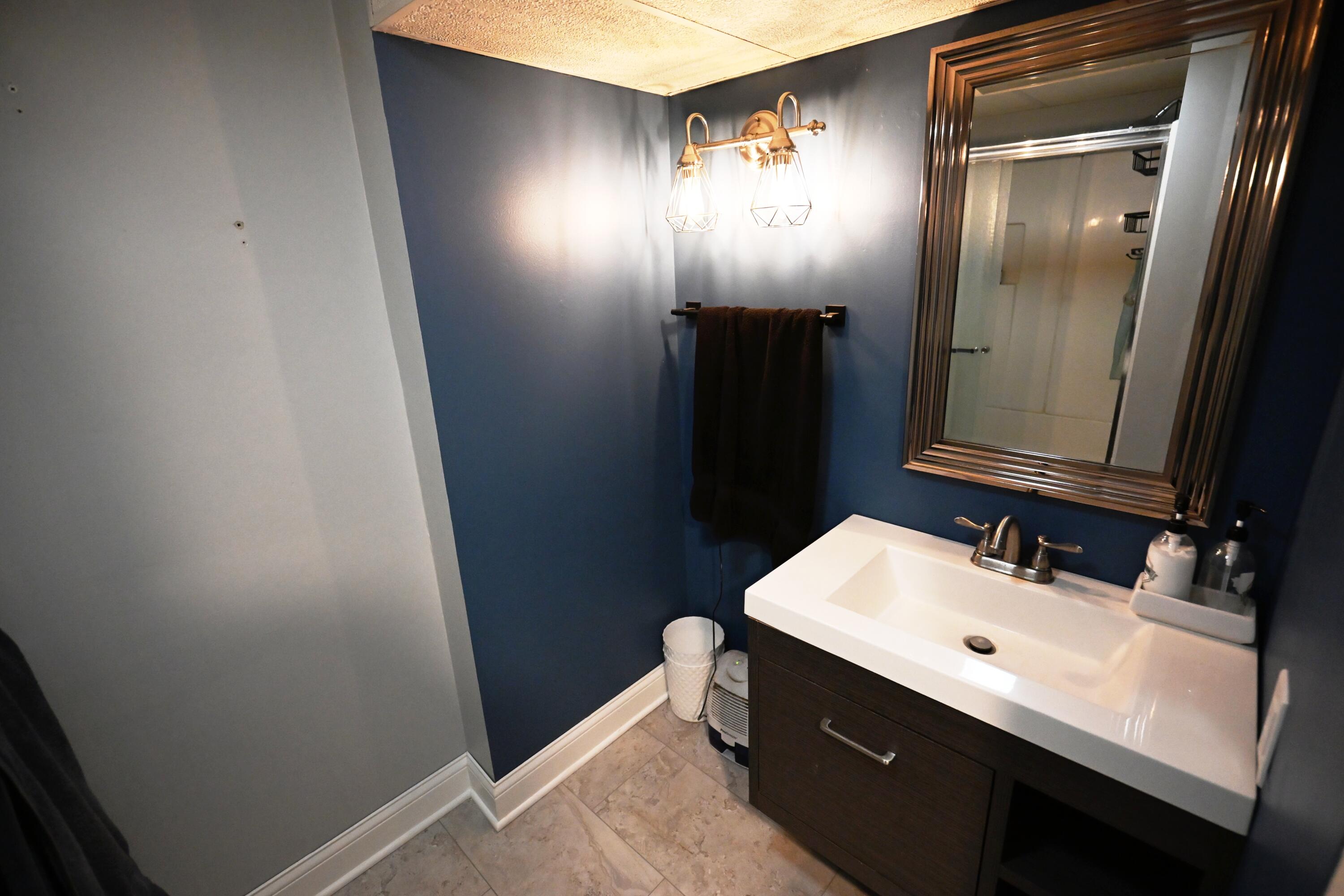 2734 Wellington Road Kalamazoo, MI 49008 - Photo 37 of 44 DSC_0216
