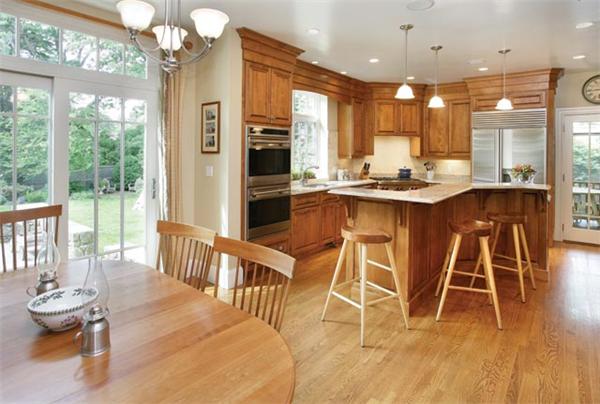 19 Holly Road Newton, MA 02468 - Photo 6 of 11