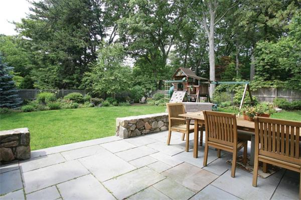 19 Holly Road Newton, MA 02468 - Photo 10 of 11