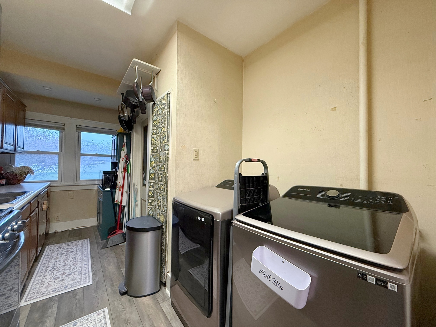 621 24th Avenue Moline, IL 61265 - Photo 17 of 31 a utility room with dryer and washer