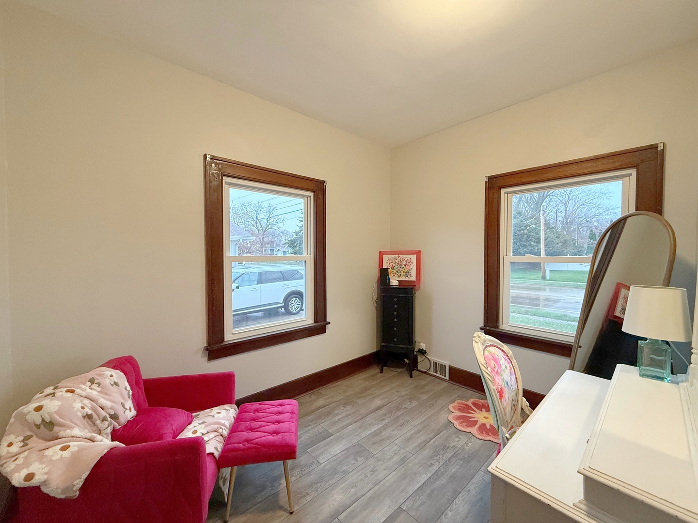 621 24th Avenue Moline, IL 61265 - Photo 24 of 31 a living room with furniture and a window