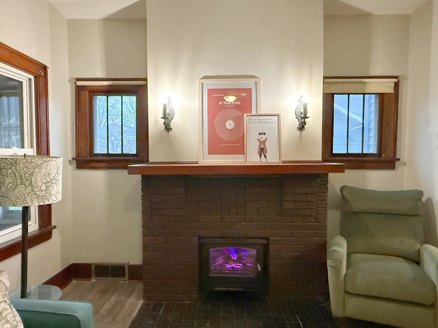 621 24th Avenue Moline, IL 61265 - Photo 9 of 31 a living room with furniture and a window