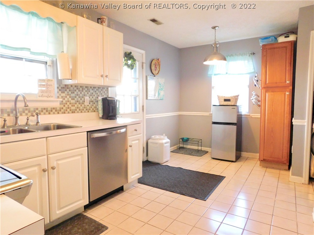 33 Morning Glory Street Winfield, WV 25213 - Photo 5 of 21 Gallery Image 5