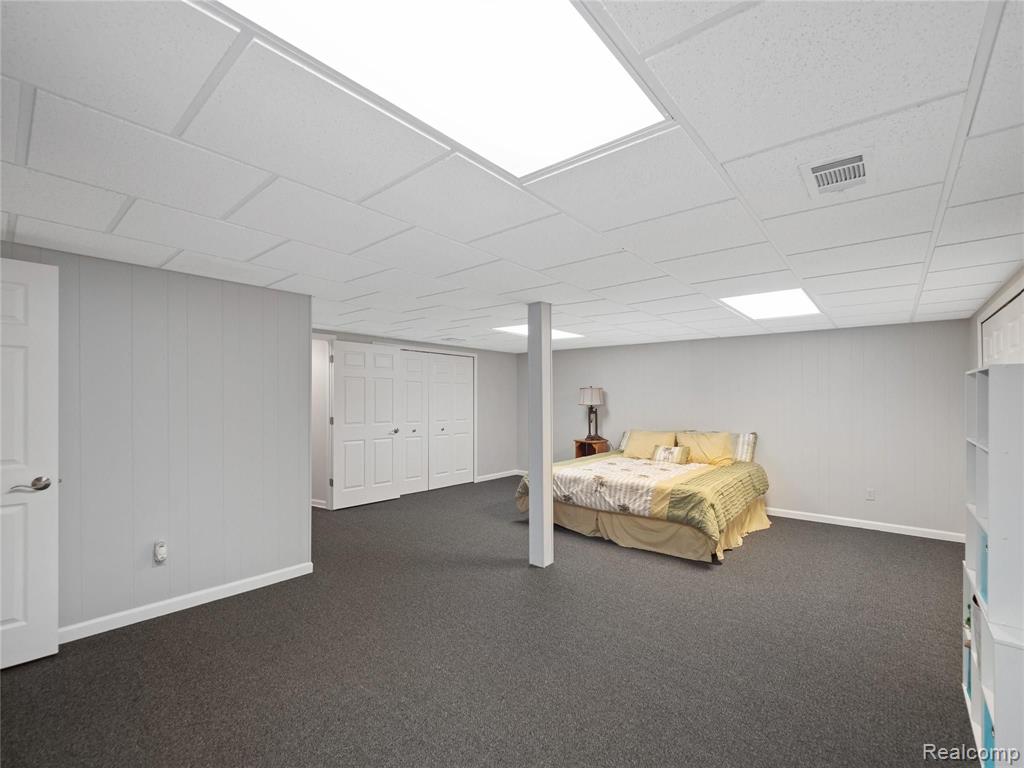 21311 Metroview Road Farmington Hills, MI 48335 - Photo 52 of 78