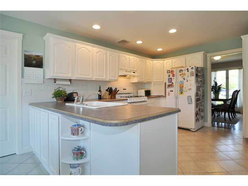 53 Asylum Road Warren, RI 02885 - Photo 11 of 25 Kitchen.
