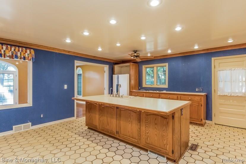 21 Hawthorne Road Grosse Pointe, MI 48236 - Photo 19 of 80 013-Kitchen-2094166-small.jpg