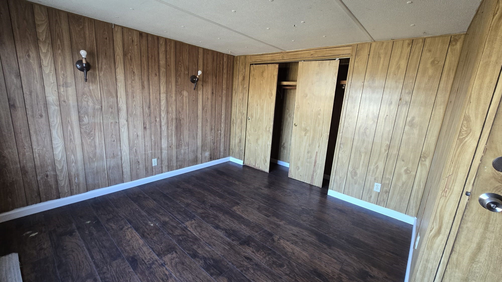 18509 Blake Manor Road Manor, TX 78653 - Photo 3 of 17 a view of a hallway with wooden floor