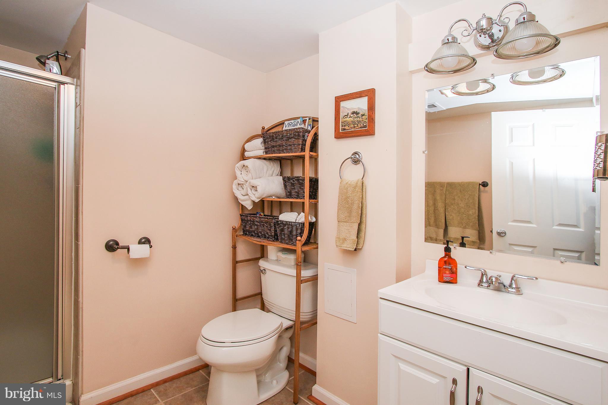 8273 Raindrop Way Springfield, VA 22153 - Photo 26 of 30 Bath