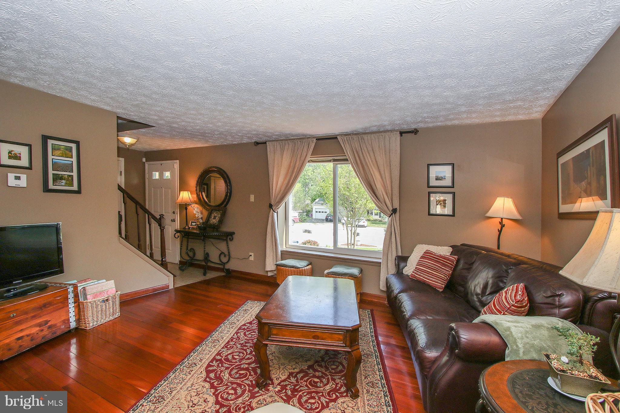 8273 Raindrop Way Springfield, VA 22153 - Photo 6 of 30 Living Room