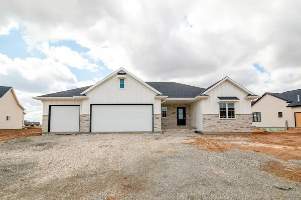 $634,900 | 248 Kerrigan Drive, Wrightstown, WI 54180