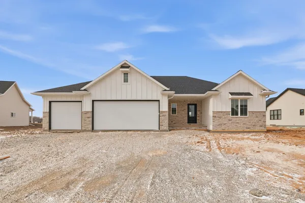 $649,900 | 248 Kerrigan Drive, Wrightstown, WI 54180