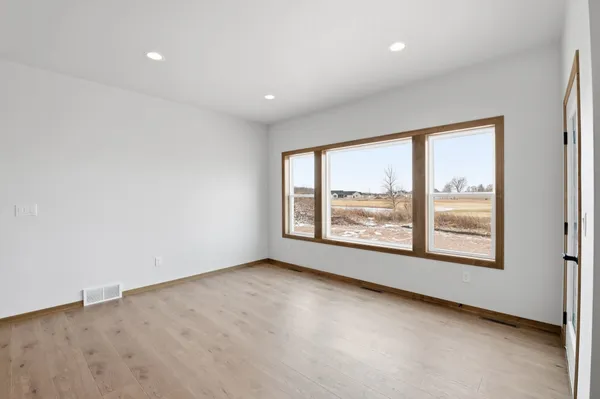 $649,900 | 248 Kerrigan Drive, Wrightstown, WI 54180