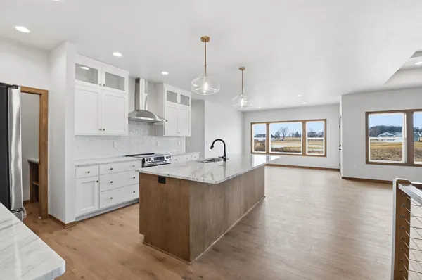 $649,900 | 248 Kerrigan Drive, Wrightstown, WI 54180