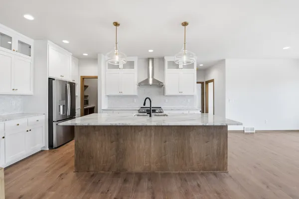 $649,900 | 248 Kerrigan Drive, Wrightstown, WI 54180