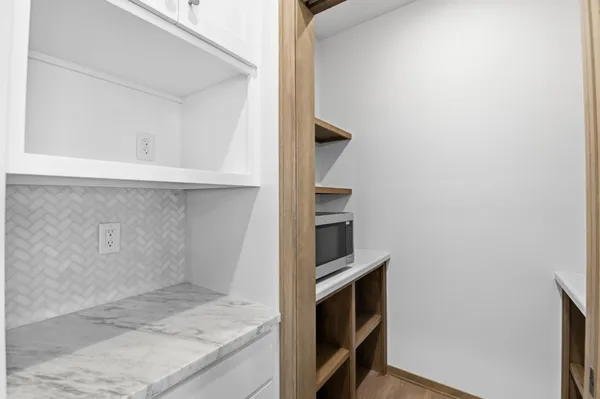 $649,900 | 248 Kerrigan Drive, Wrightstown, WI 54180