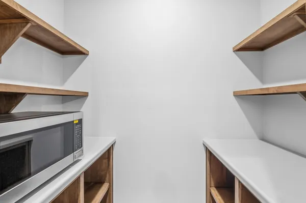 $649,900 | 248 Kerrigan Drive, Wrightstown, WI 54180