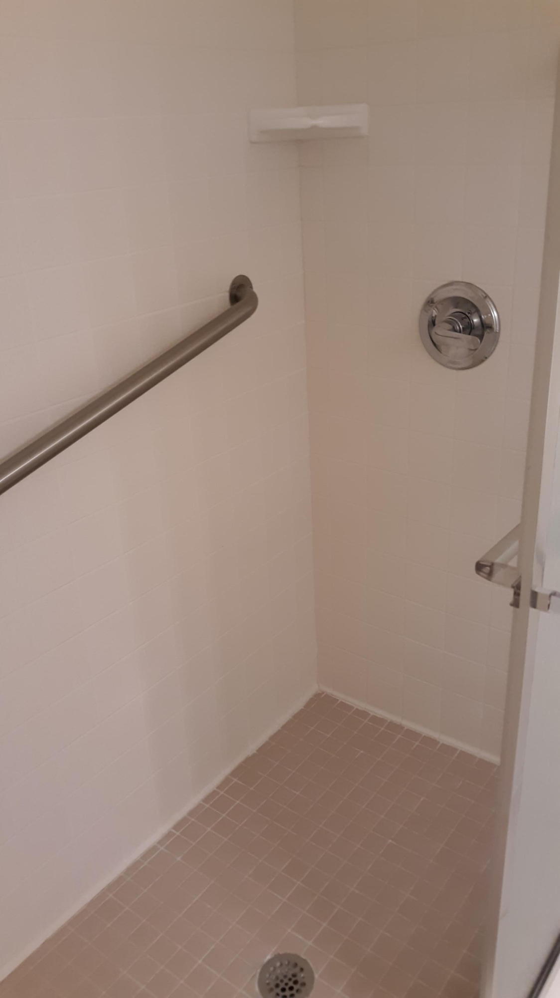 118 Hidden Ridge Lane Clinton, TN 37716 - Photo 14 of 32 Walk in Shower