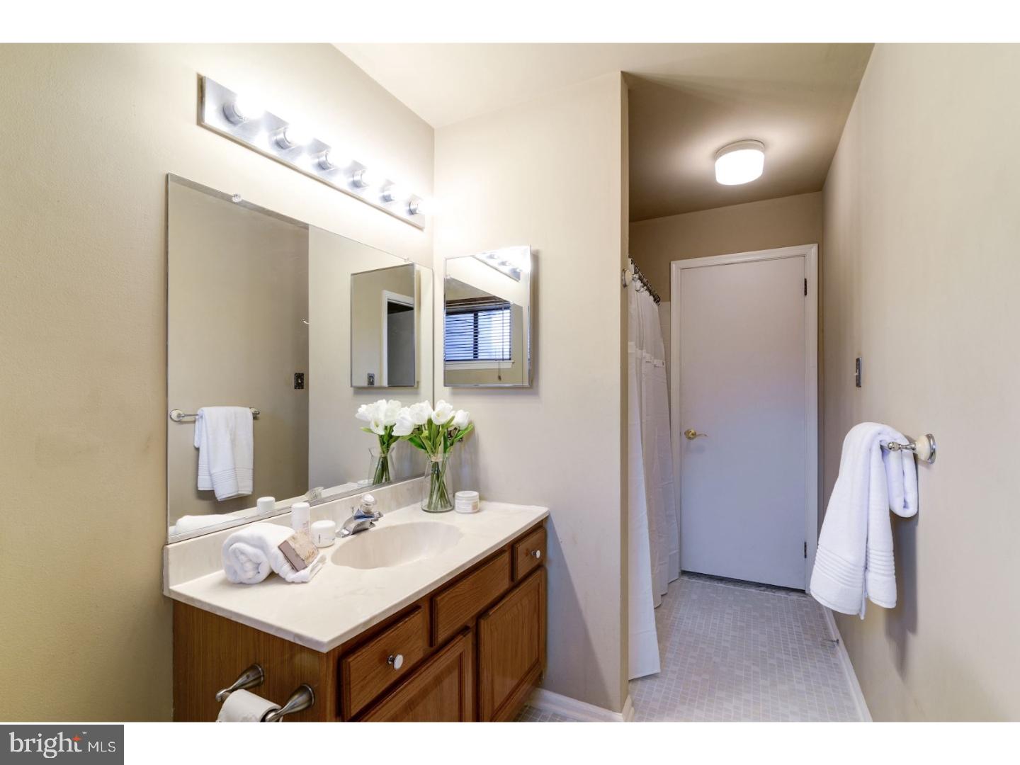 4002 B Chadbury Road Mount Laurel, NJ 08054 - Photo 17 of 25 Bathroom