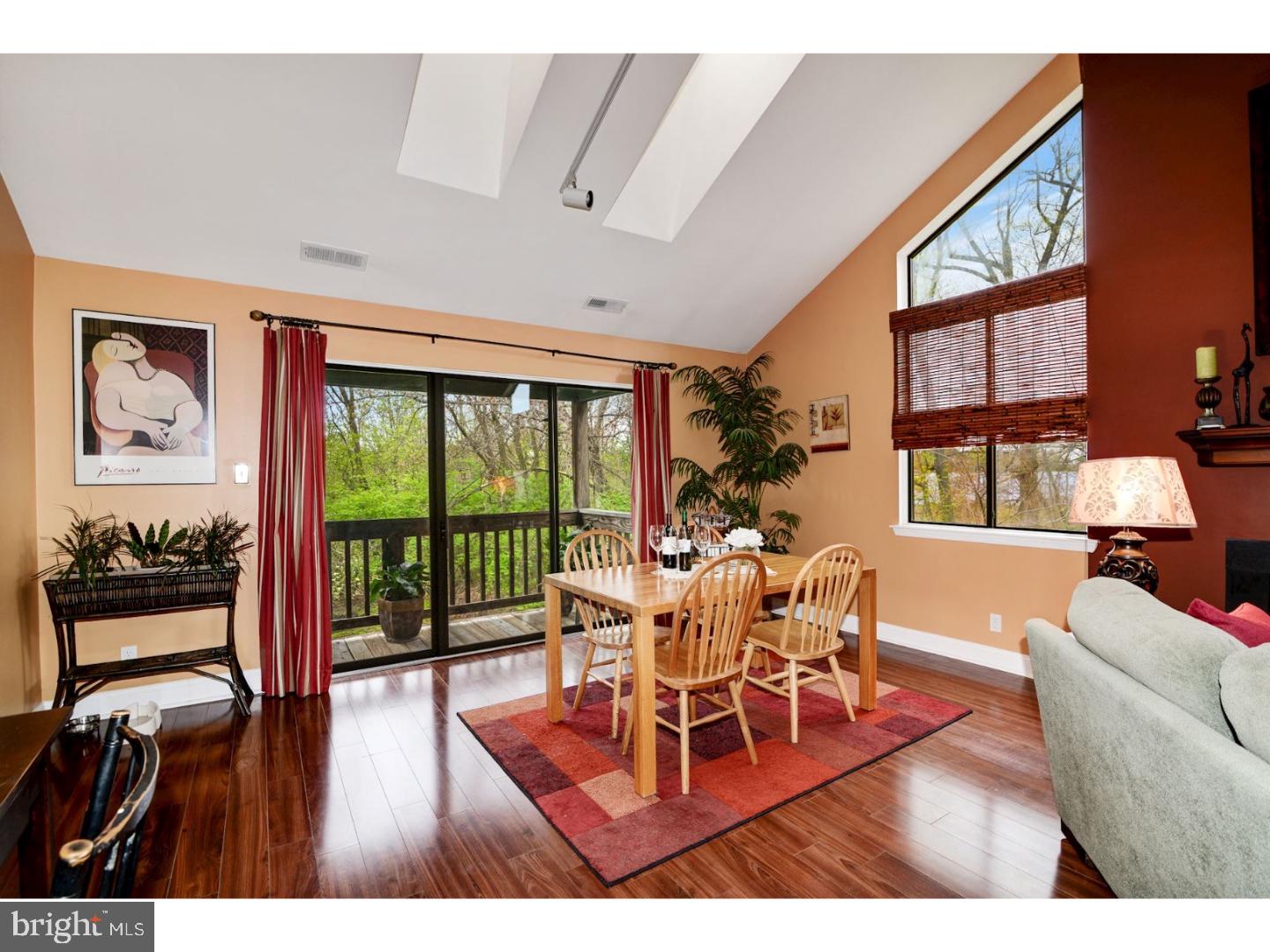 4002 B Chadbury Road Mount Laurel, NJ 08054 - Photo 24 of 25 Dining Room