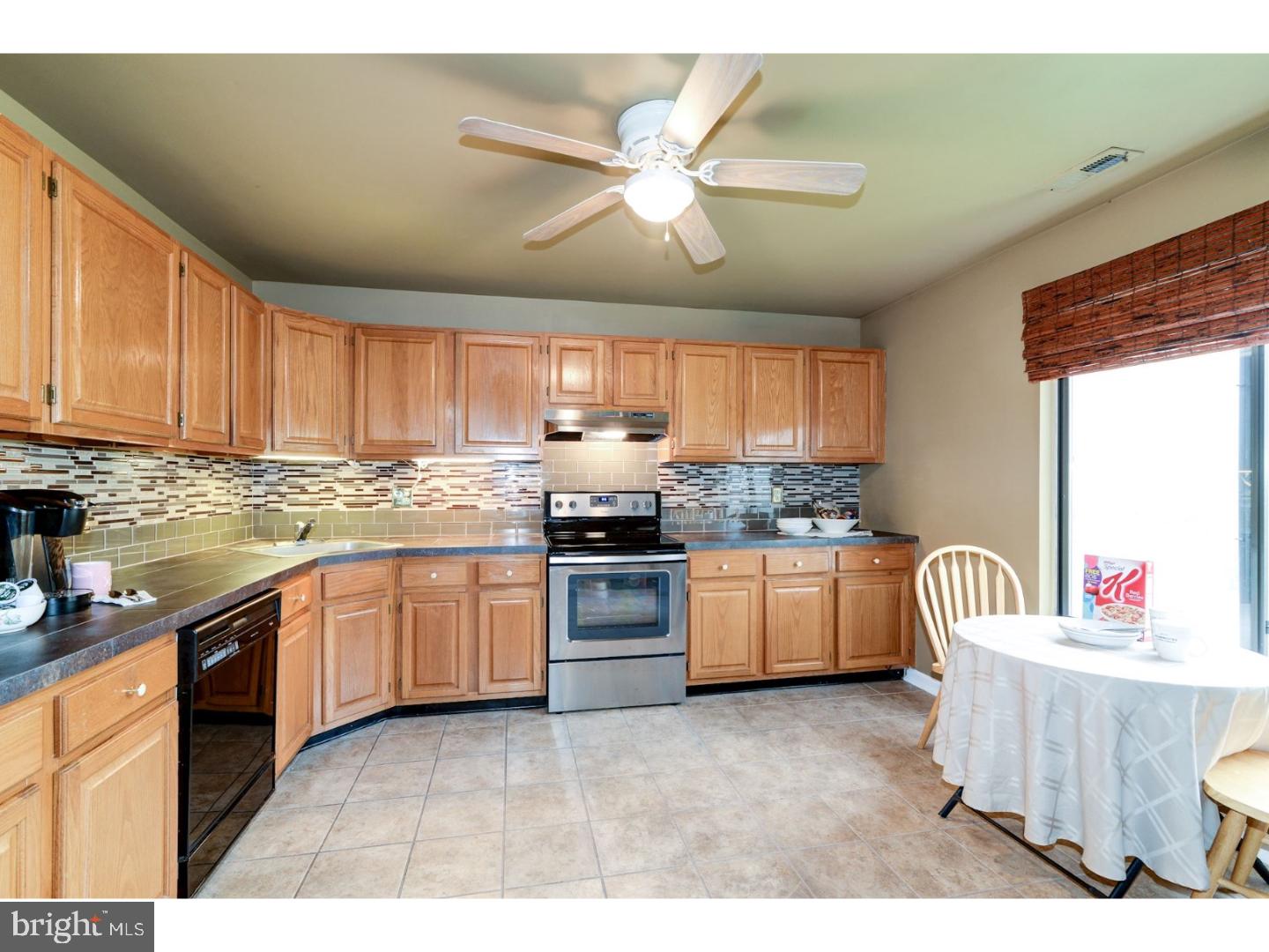 4002 B Chadbury Road Mount Laurel, NJ 08054 - Photo 9 of 25 Kitchen