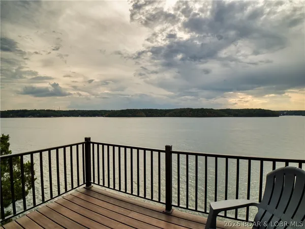 $945,000 | 87 Elbow Cay, Osage Beach, MO 65065