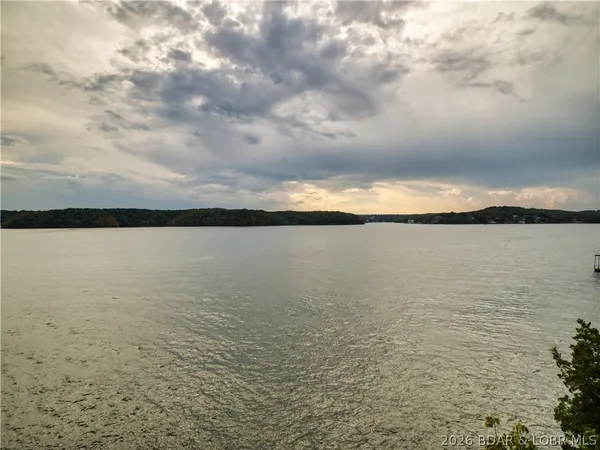$945,000 | 87 Elbow Cay, Osage Beach, MO 65065