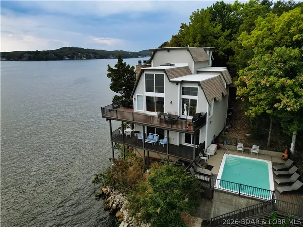 $945,000 | 87 Elbow Cay, Osage Beach, MO 65065