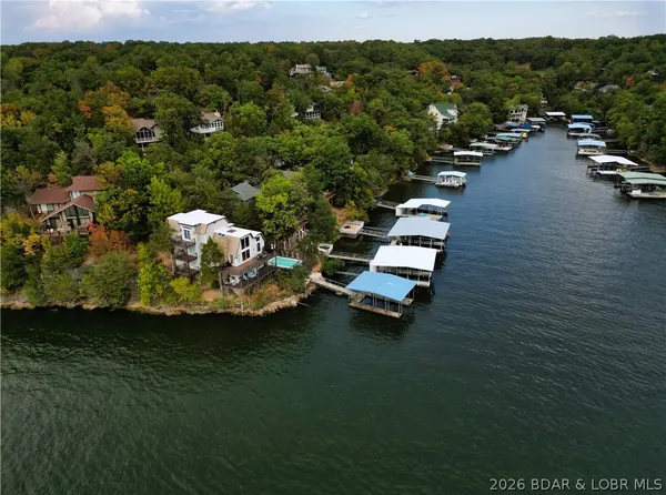 $945,000 | 87 Elbow Cay, Osage Beach, MO 65065