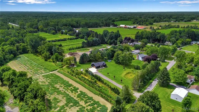 $379,900 | 9268 Foote Road, Royalton, NY 14001