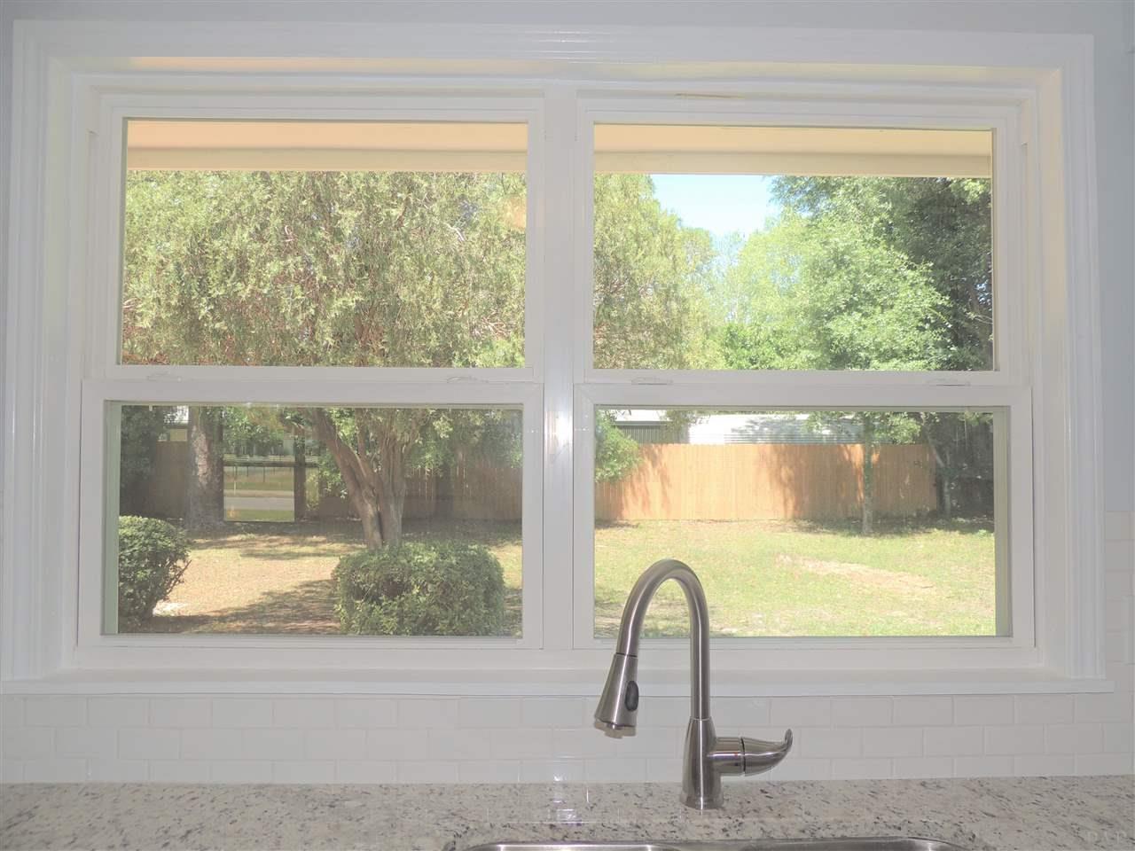 5611 Hibiscus Road Pensacola, FL 32504 - Photo 13 of 50 Gallery Image 13