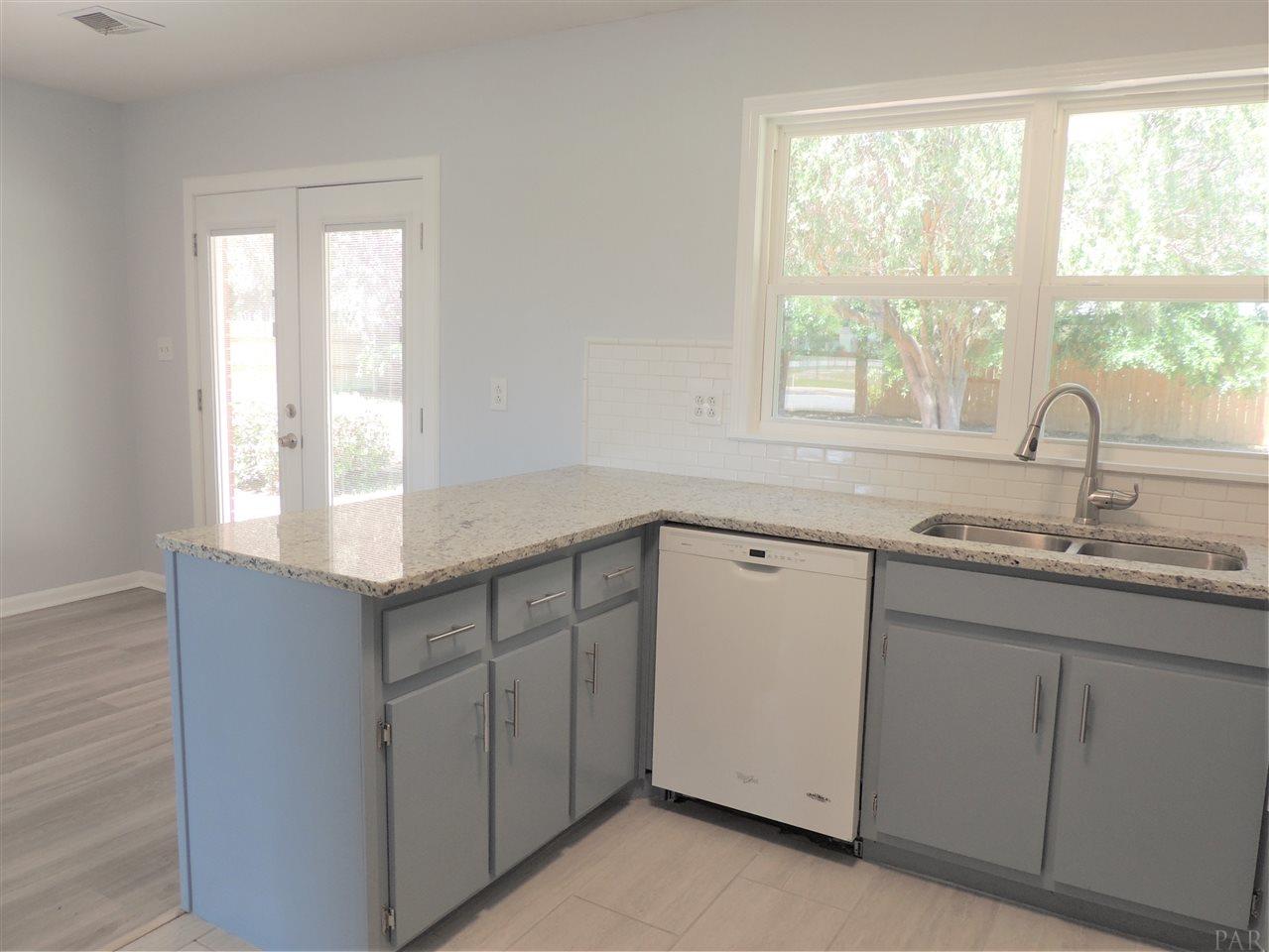 5611 Hibiscus Road Pensacola, FL 32504 - Photo 15 of 50 Gallery Image 15