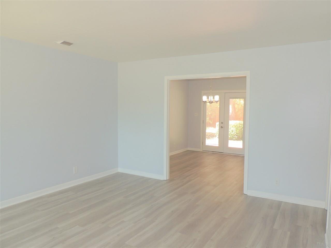 5611 Hibiscus Road Pensacola, FL 32504 - Photo 3 of 50 Gallery Image 3