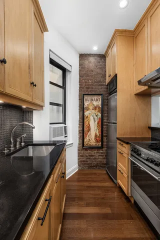 $750,000 | 433 West 24th Street, Unit 3D | Chelsea