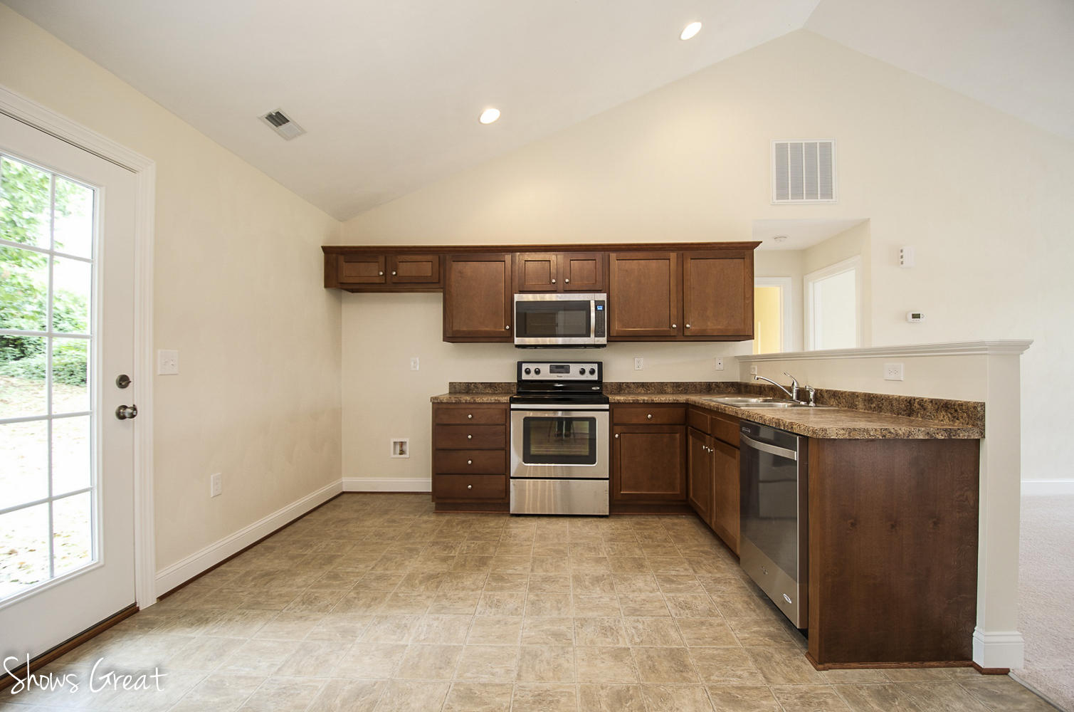 5800 Darby Road Roanoke, VA 24012 - Photo 8 of 25 09-_DSC0035